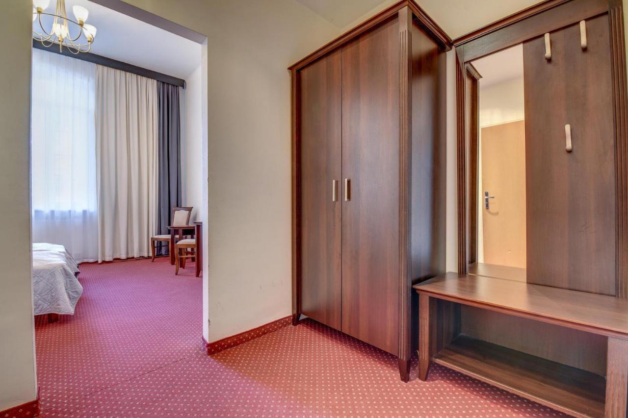 スパワ Savoy Bed & Breakfast エクステリア 写真